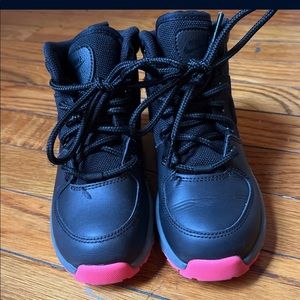 Nike manoa black and pink size 12c